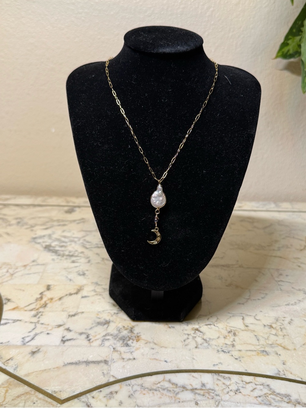18KGold Moon 18k filled chain& Iridescent Pearl Drop Earrings! ‼️Handmade‼️ - Picture 7 of 12